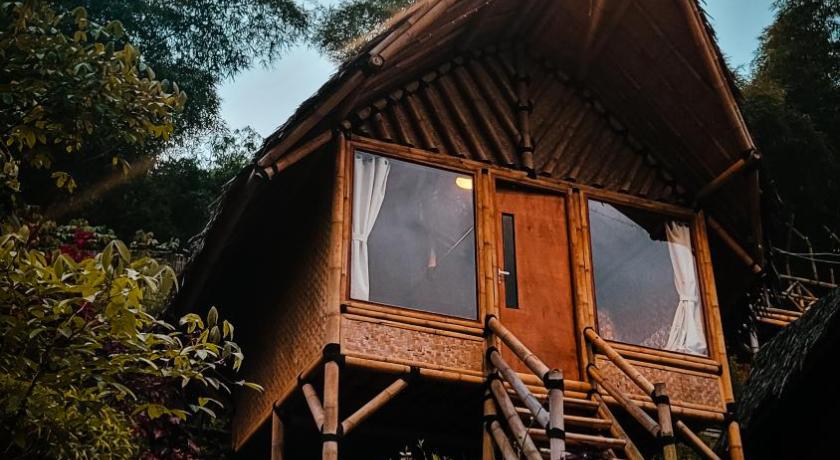 Saung Arjuna Syandana Resort