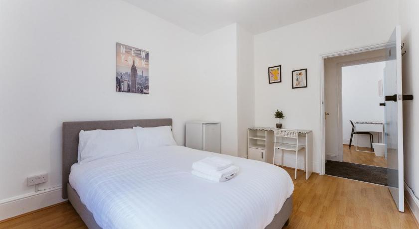 Mile end Double rooms 86a