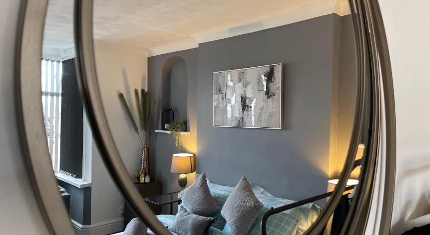Casa Lobo's Beautiful Suites Apartment 1 free offroad parking