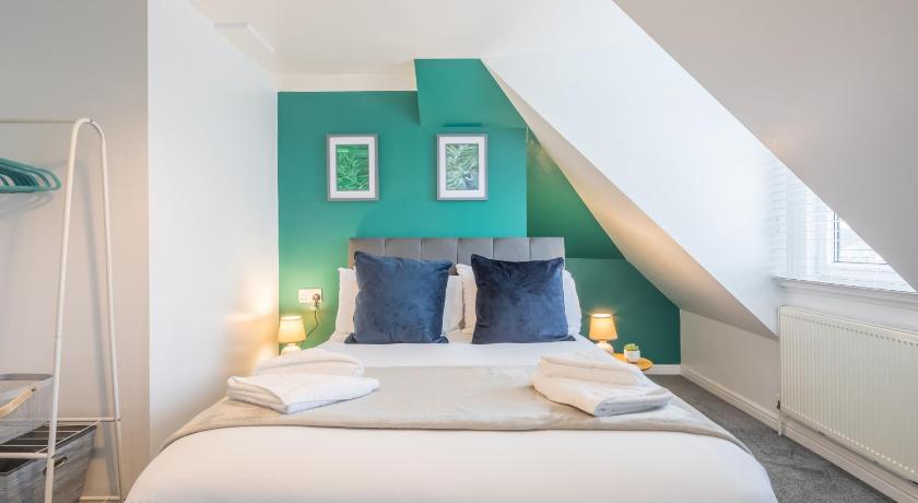Private Room 7 with Kitchenette by CB Stays no minimum stays
