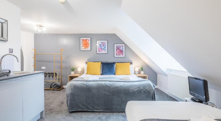 Private Room 8 with Kitchenette by CB Stays no minimum stays