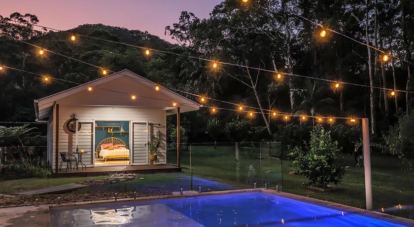 The Poolhaus Retreat - Peaceful Private Studio