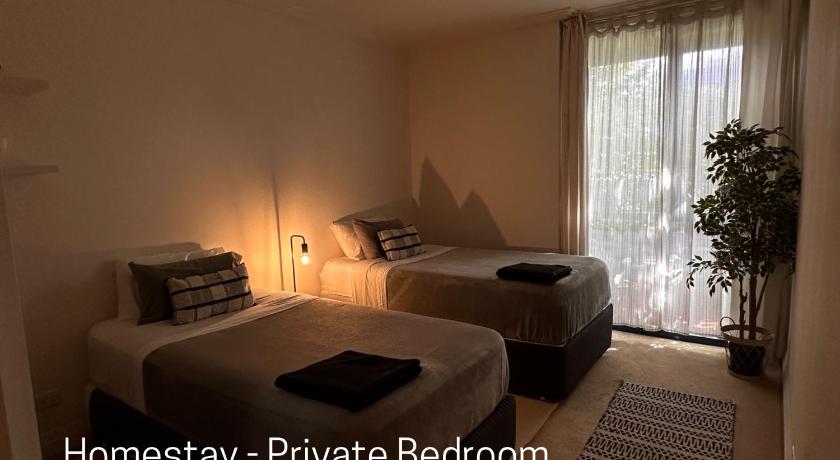 Homestay - Yarra River Boulevard - Private Room