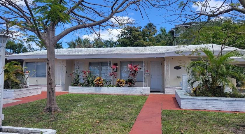 Apts with Backyard Near Fort Lauderdale Beach, Nightlife, Cruise Port, Airport