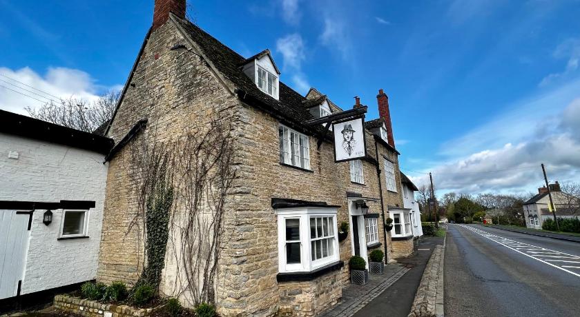 The Lion, Tredington