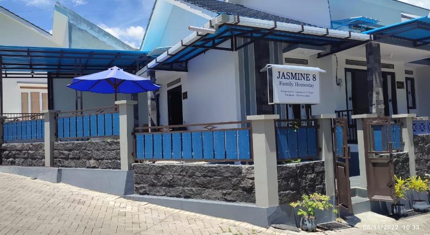 JASMINE 8 Family HomeStay