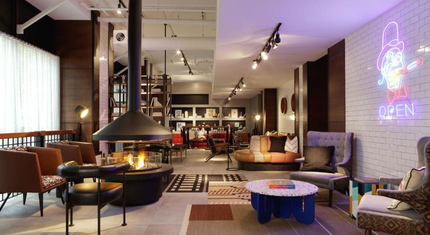 Moxy Richmond Downtown