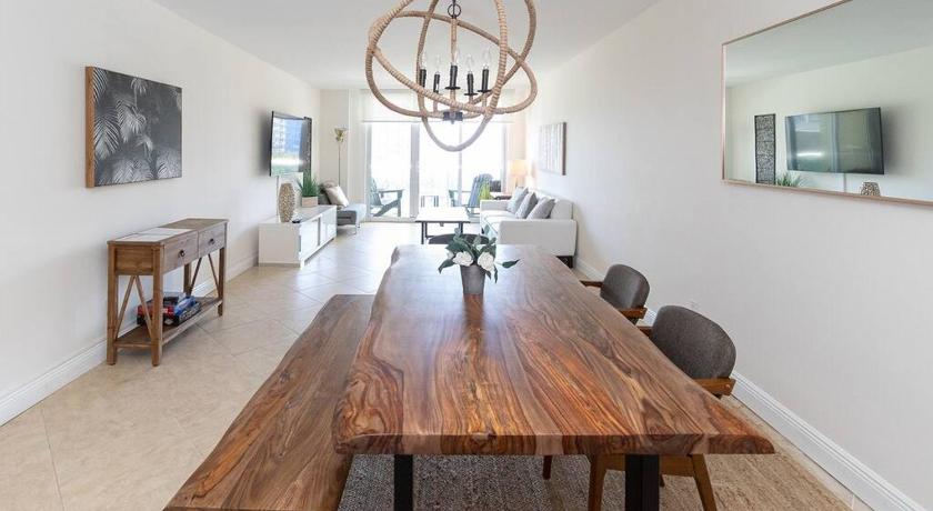 Modern Oceanview Condo - Steps to the Beach!
