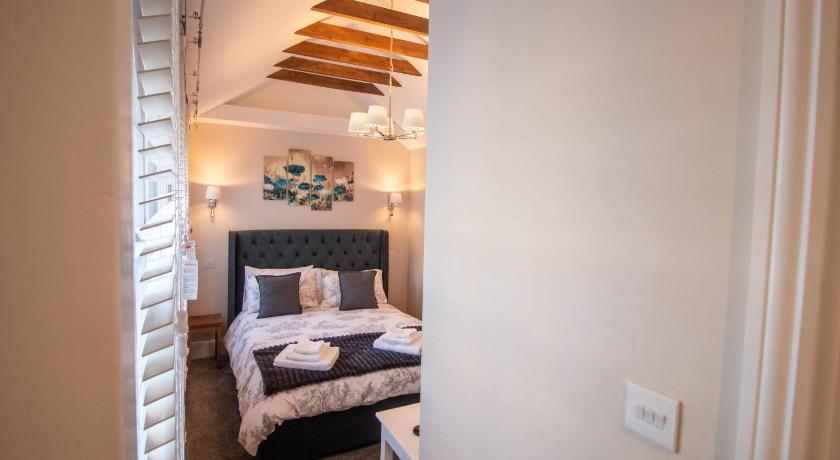 Luxury 1 bed studio at Florence House, in the centre of Herne Bay and 300m from beach