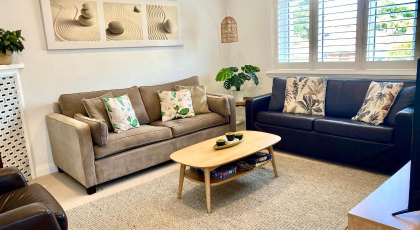 Manly Beach Retreat with free onsite parking