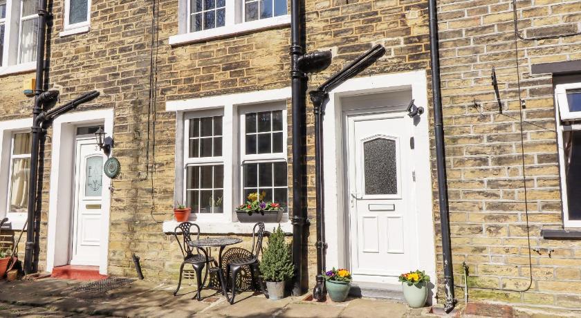4 Pulmans Place