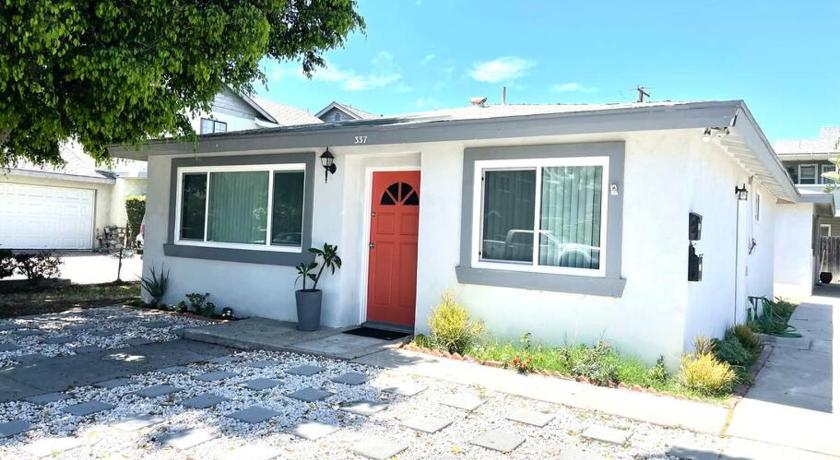 Cozy house near Disney, Knott’s & Beach!!