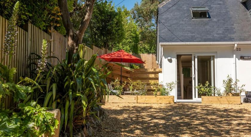 The Studio, Rosebud. 5 minutes walk to beach.