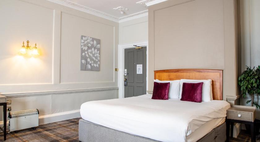 Arnos Manor Hotel