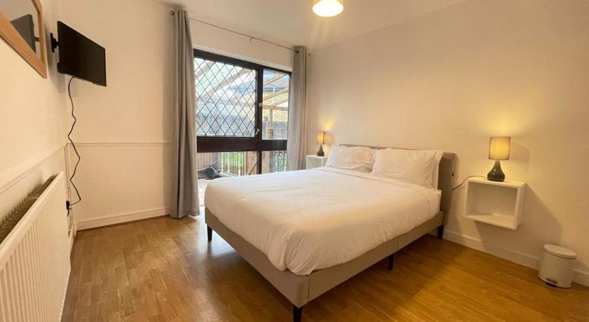 Private Spacious Room in Beckton