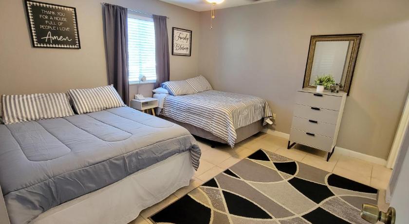 Comfy & Convenient 1BR Apartment Near Oaks Mall & Medical Center Fast WIFI