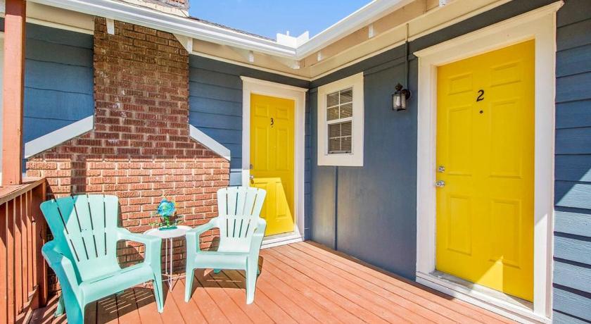 Aloha Beaches - near Uptown 23rd & Asian District