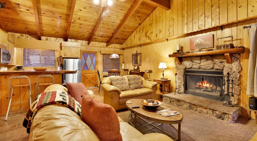 Pine Cone Cottage by Big Bear Vacations Adorable Walk To Lake Furnished Chalet