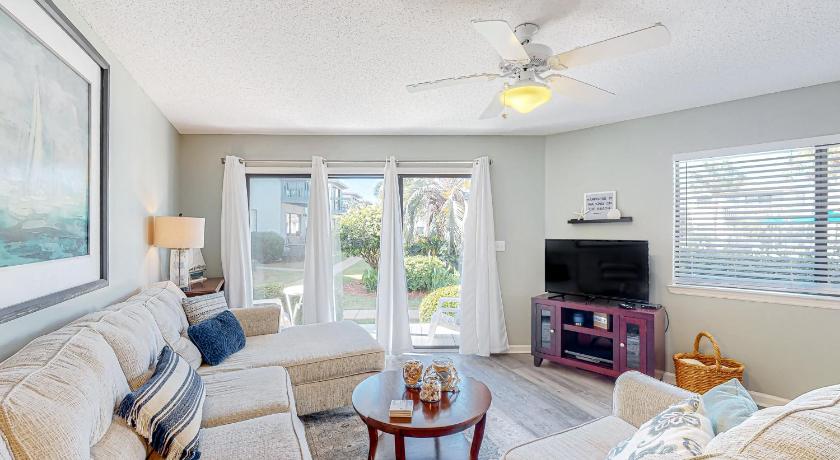 Crystal Village, Unit 20A