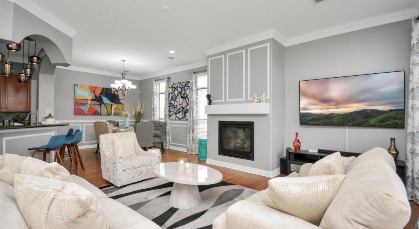 3BR 3Ba Upscale Luxury Home in The Heights