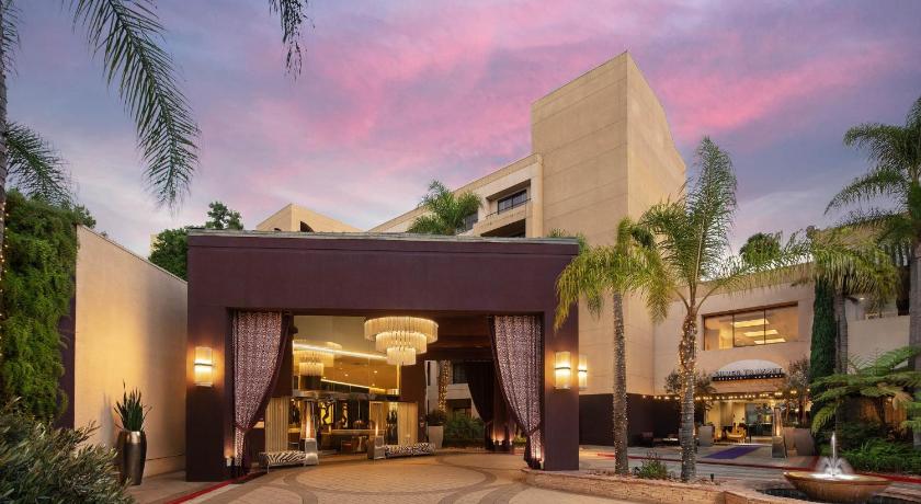 Avenue of the Arts Costa Mesa, a Tribute Portfolio Hotel