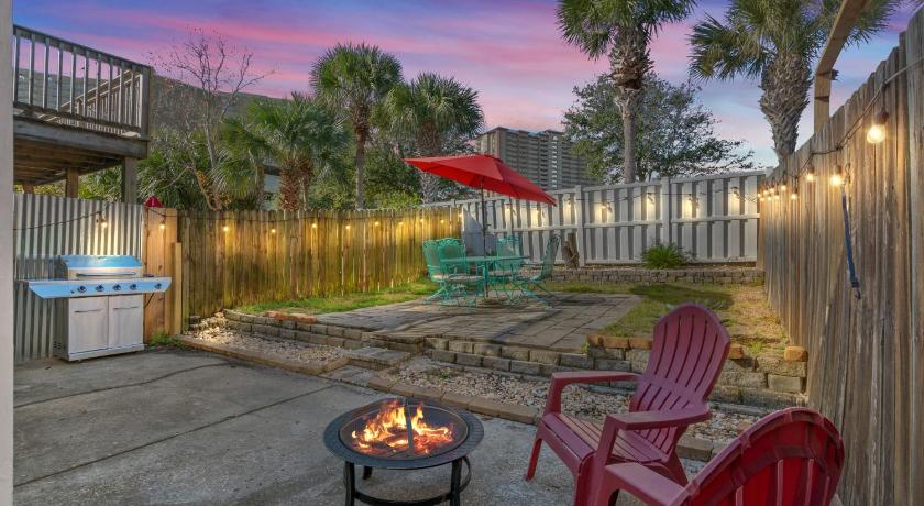Beach Haven - Seasonal Hot Tub, Fire Pit, BBQ, 700 Feet to Beach, Central PCB, FREE Daily Activities