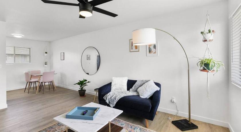 Contemporary Condo in Central Biltmore