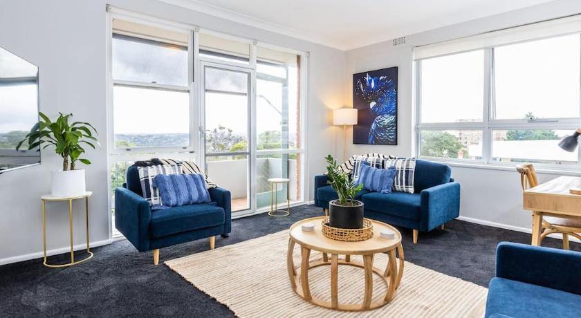 Mosman Views, 2bed, Parking, 15min Walk to Beach