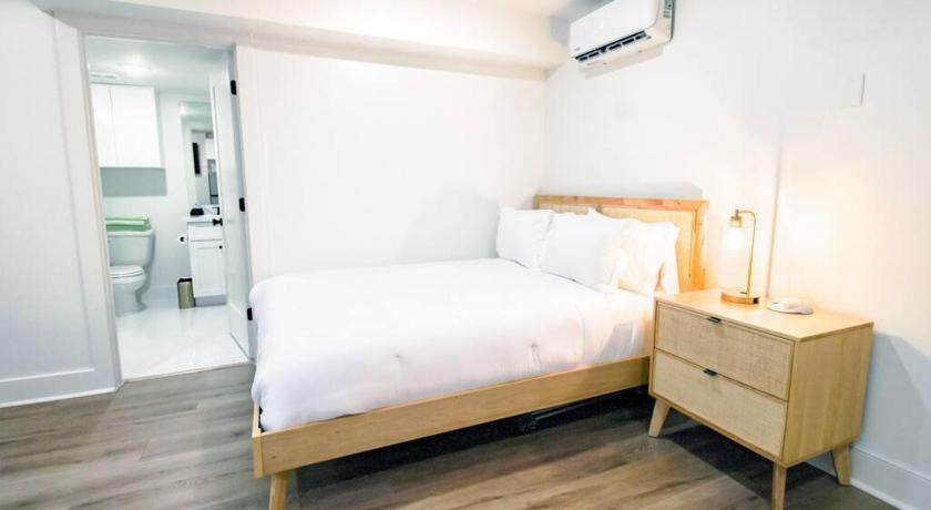Summer Tropics Studio Apartment Two Queen Beds