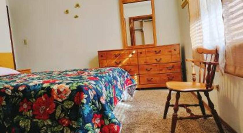 Golden Sunflower's Apt B