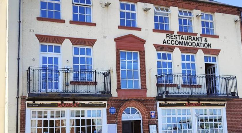 LONDONDERRYS Bar and Accommodation