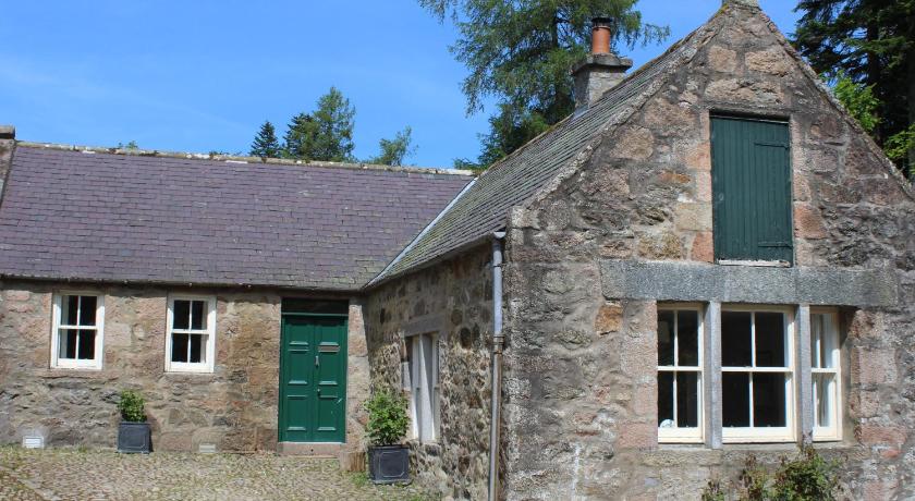Steading Cottage - Craigievar Castle