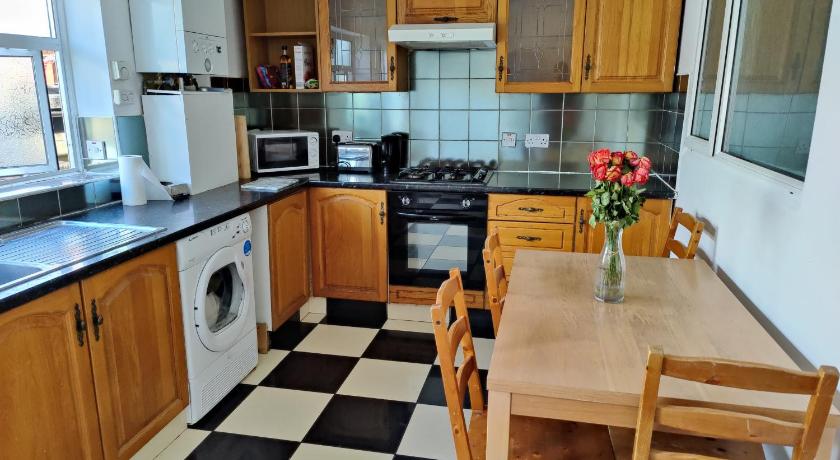 Homely accommodation, Archway in Islington near Camden town