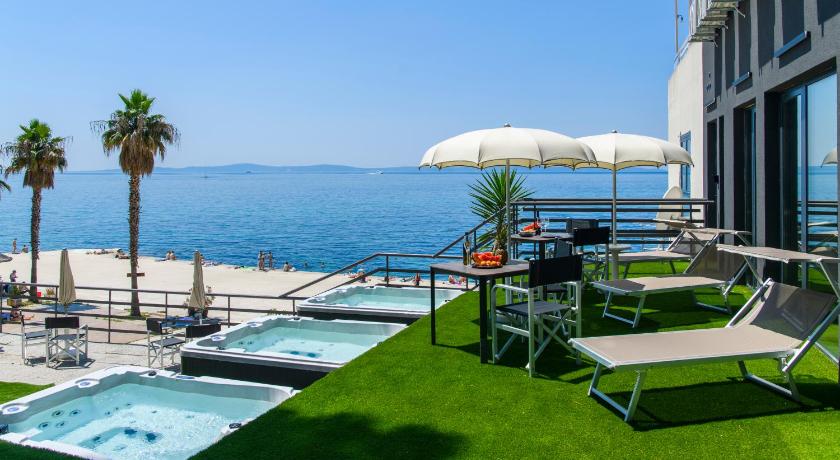 Via Mare Luxury Rooms
