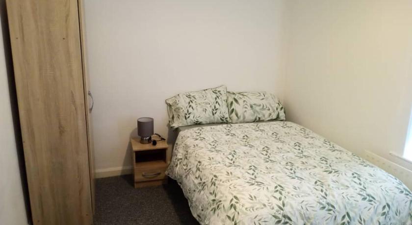Double-bed (H2) close to Burnley city centre