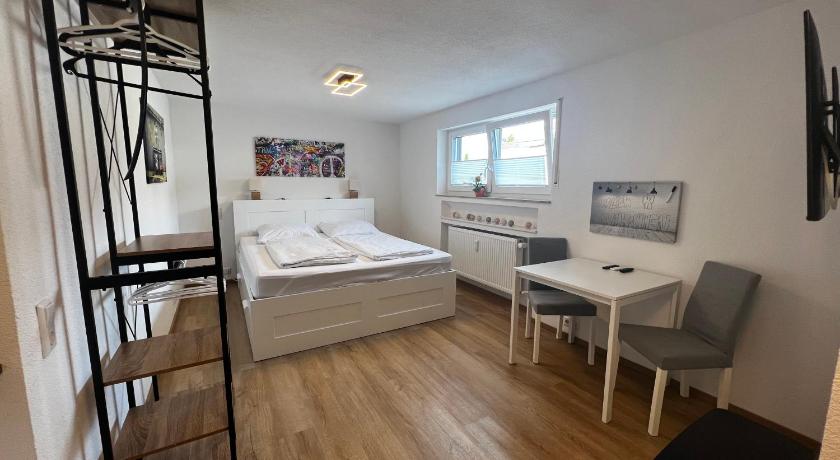 *moderne Wohnung ANTON in VS mit Küche+Bad