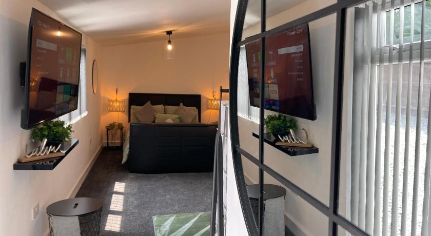 Cute+Cozy Guesthouse for 2 +secure offroad parking