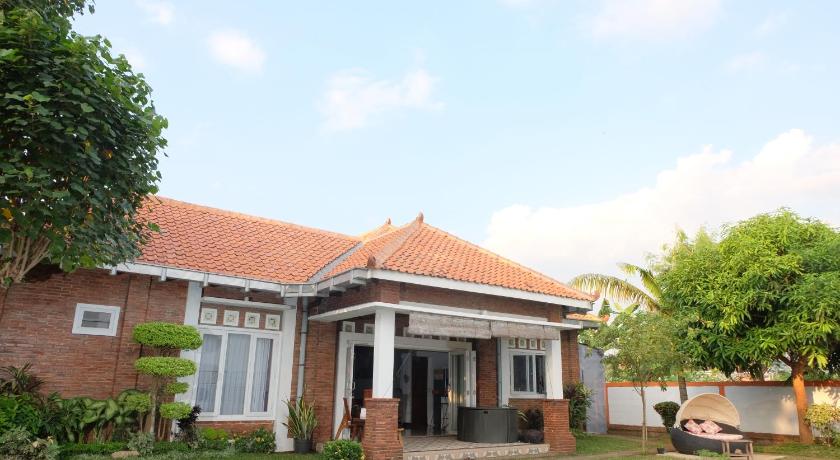Shoreside Semat Villa and Flat