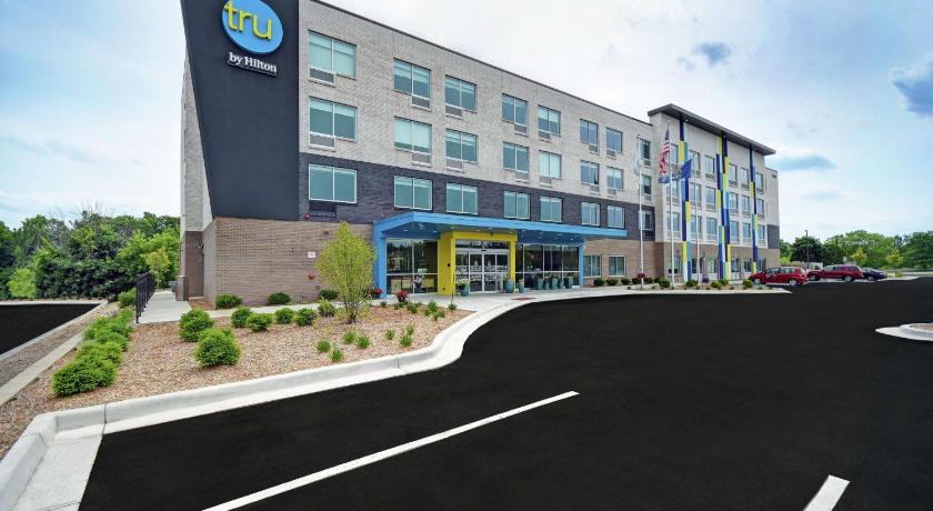 Tru by Hilton Grand Rapids Airport