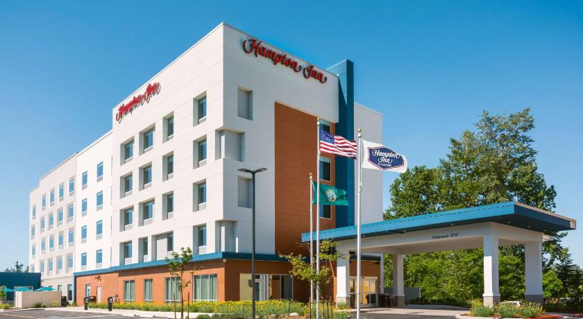 Hampton Inn by Hilton Bellingham Airport