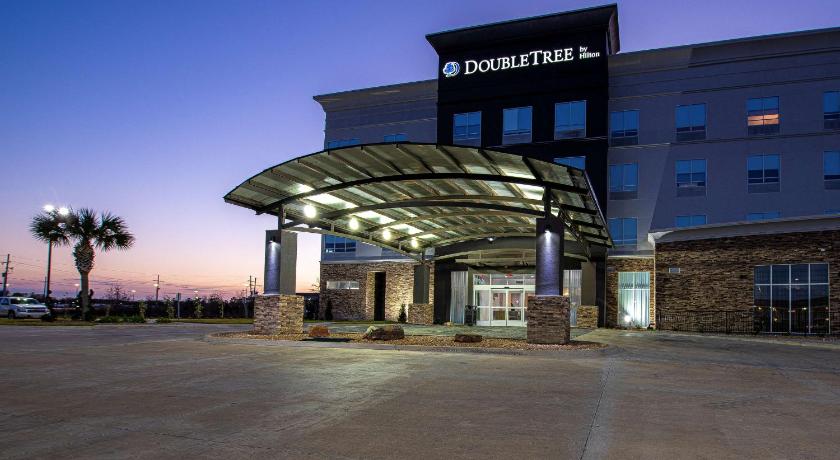 DoubleTree by Hilton Sulphur Lake Charles
