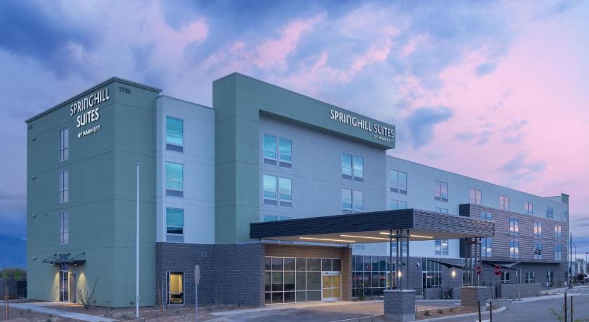 SpringHill Suites Tucson at The Bridges