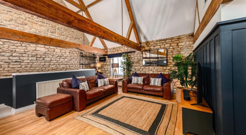 Luxury town centre loft apartment in converted Granary