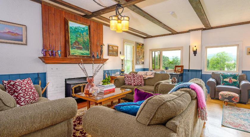 BRASS LANTERN INN BED AND BREAKFAST - ADULT ONLY