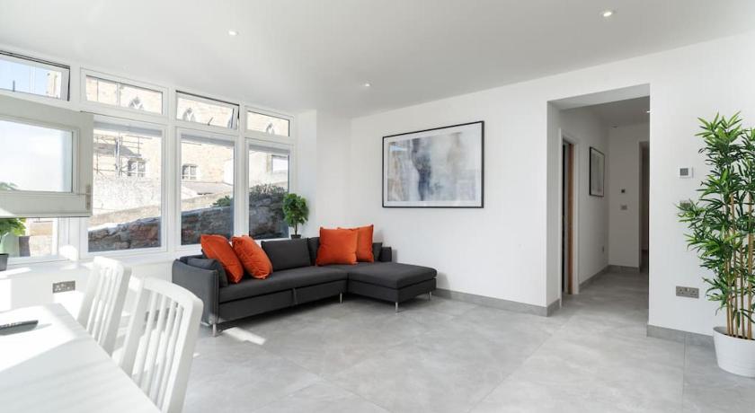 Stunning new 1 bed apartment in Marazion.