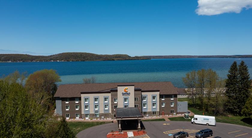 Comfort Inn & Suites Munising-Lakefront