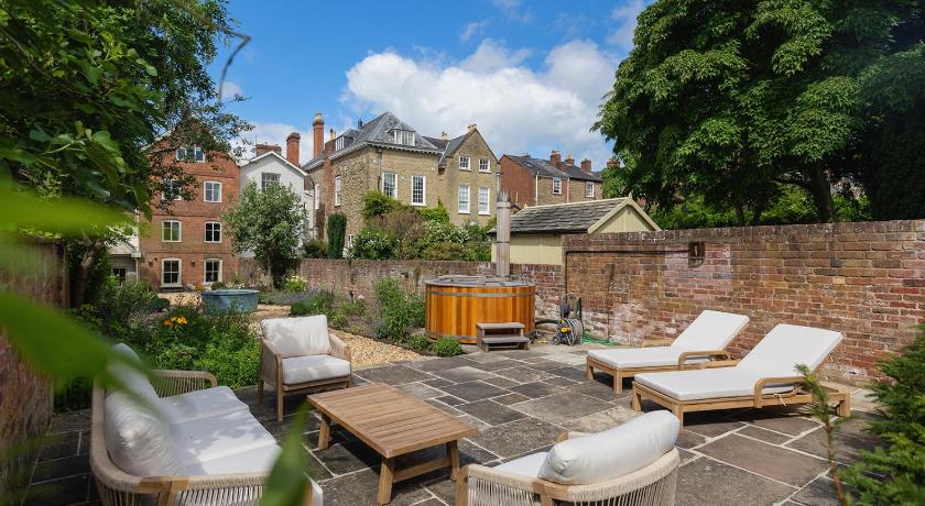 Ludlow Townhouse