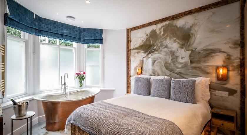 Icon - FREE off-site Health Club access with Pool, Sauna, Steam Room & Gym Short 5 Minute Drive Away