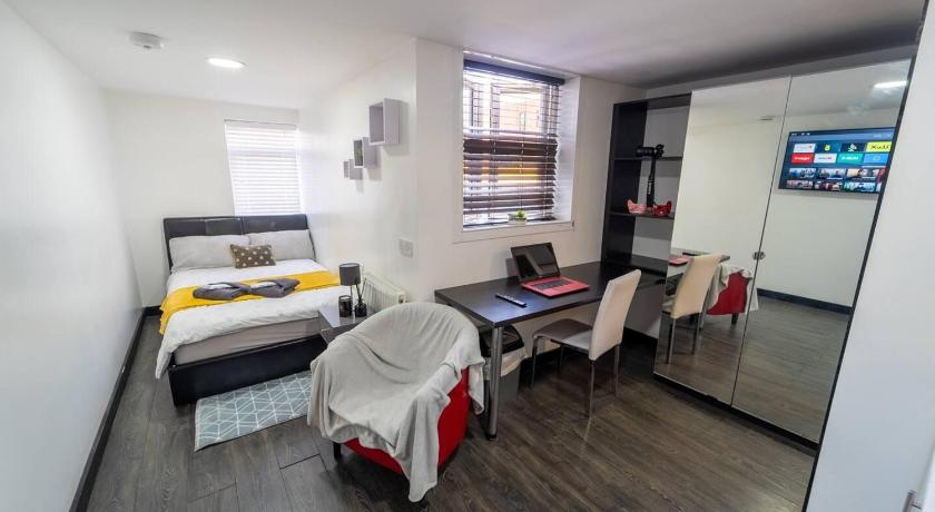 Cosy top floor studio available near the city!