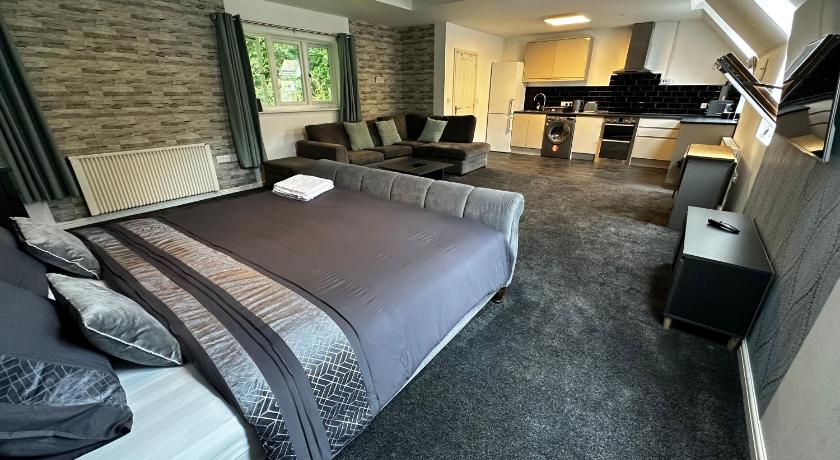 Peaceful LARGE Studio Flat Colchester